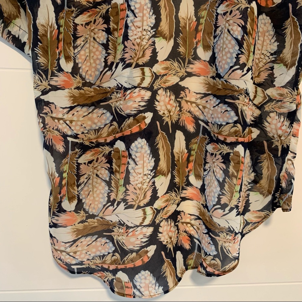Rachael & Chloe | Feather Pattern Open Robe Top - Picture 10 of 12
